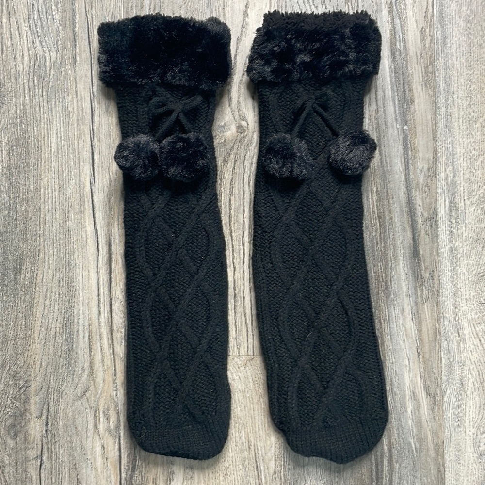 FRYE Women’s Black Cable Knit Slipper Socks